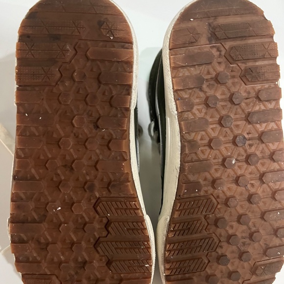 Vans - Picture 9 of 10